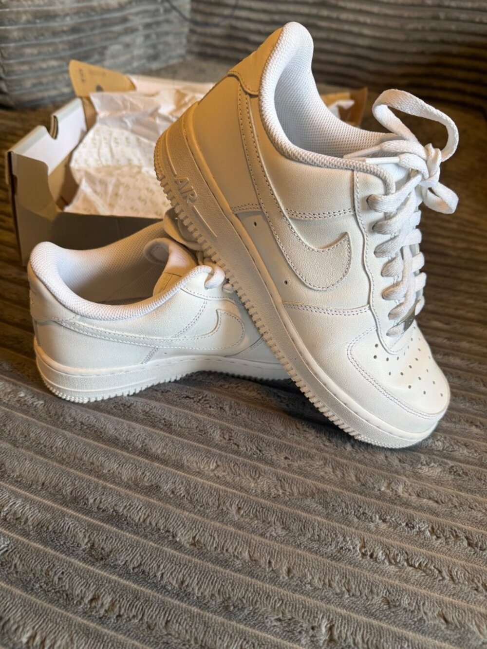 Nike Air Force 1 ’07 Triple White Women’s 8.5 DD8959-100 Low Sneakers